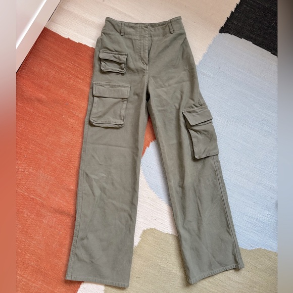 TNA Wilfred Free Aritzia Picture Cargo Pants - army green size 2 - Picture 4 of 6